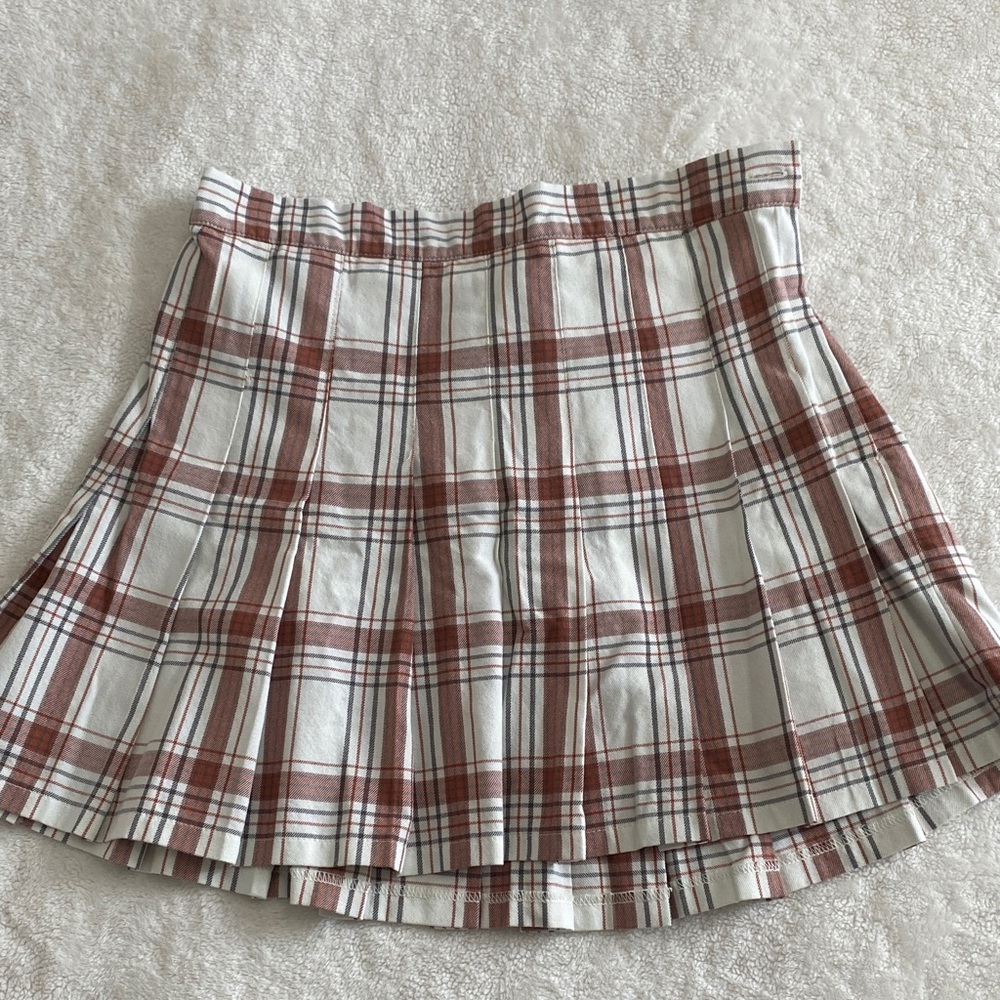 AERIE Plaid Mini Skirt in Burgandy and White